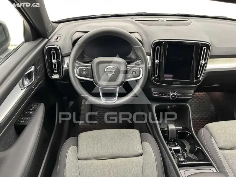 2023 Volvo XC40
