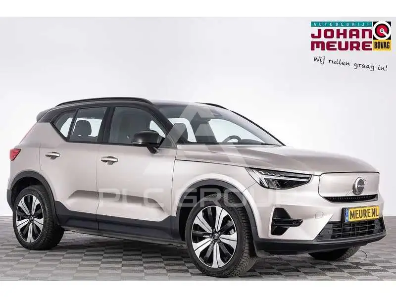 2023 Volvo XC40