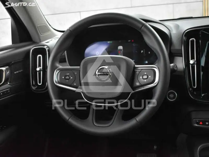 2023 Volvo XC40