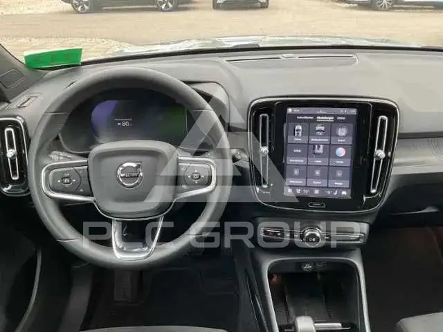 2023 Volvo XC40