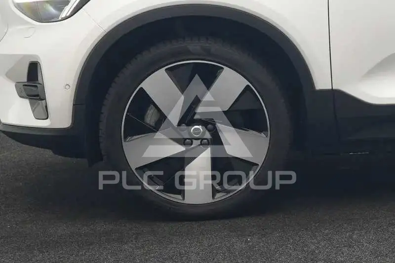 2023 Volvo XC40