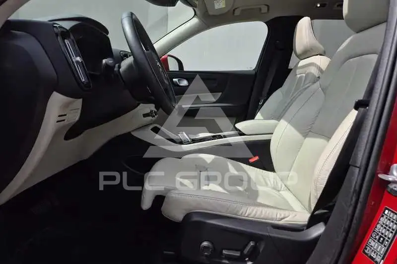 2023 Volvo XC40