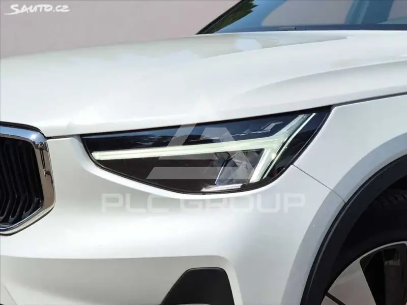 2023 Volvo XC40