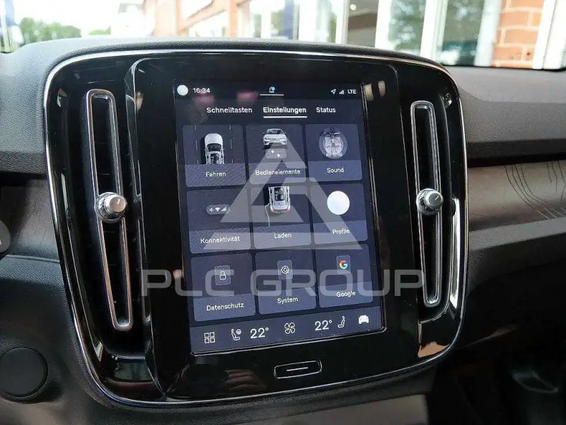 2023 Volvo XC40