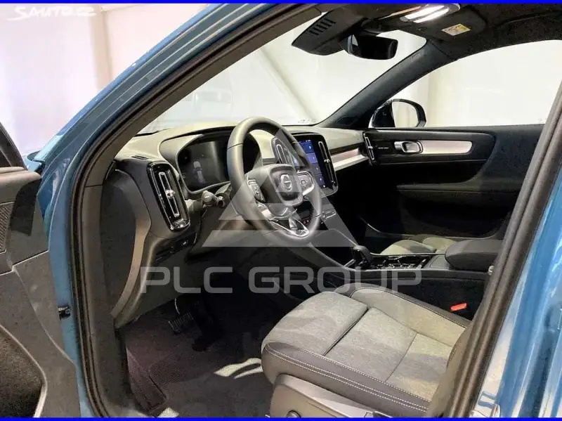 2023 Volvo XC40