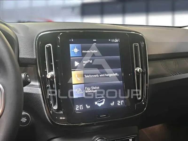 2023 Volvo XC40