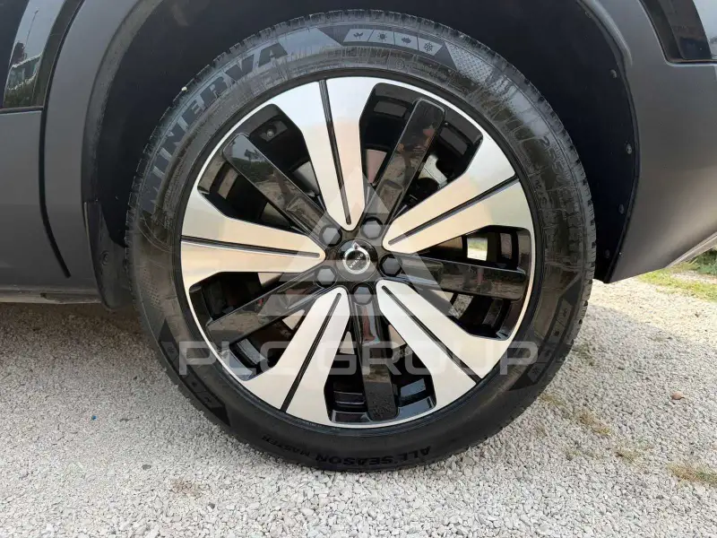 2023 Volvo XC40