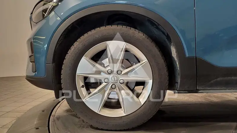 2023 Volvo XC40