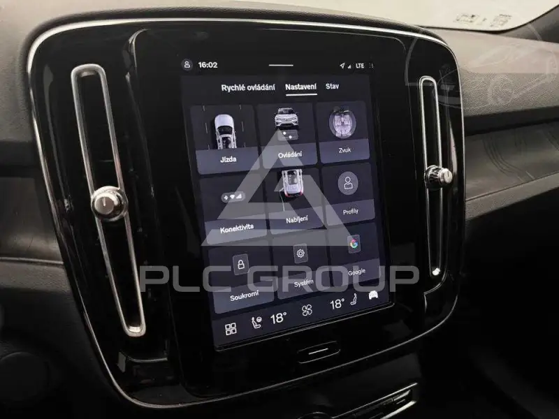 2023 Volvo XC40