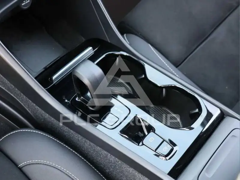 2023 Volvo XC40