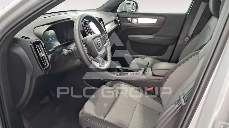 2023 Volvo XC40