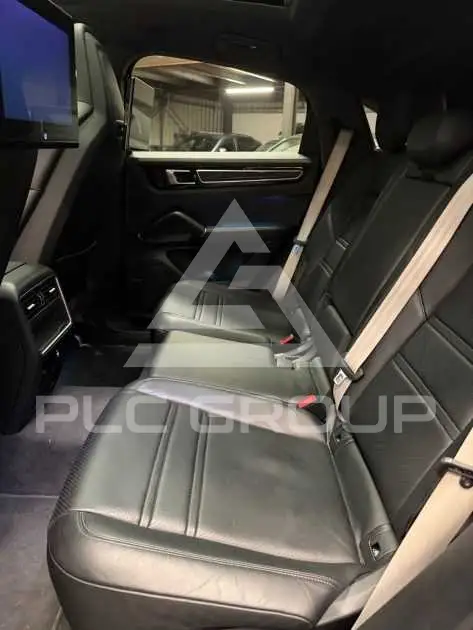 2023 Porsche CAYENNE