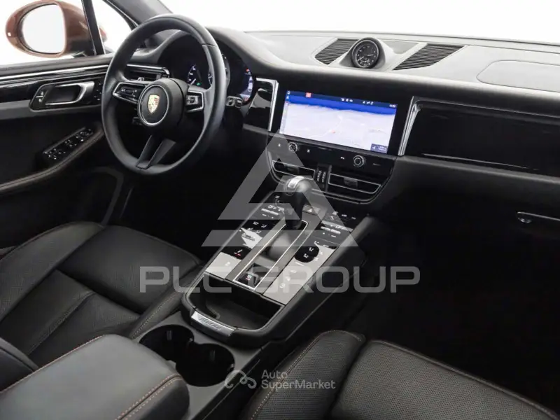 2023 Porsche MACAN