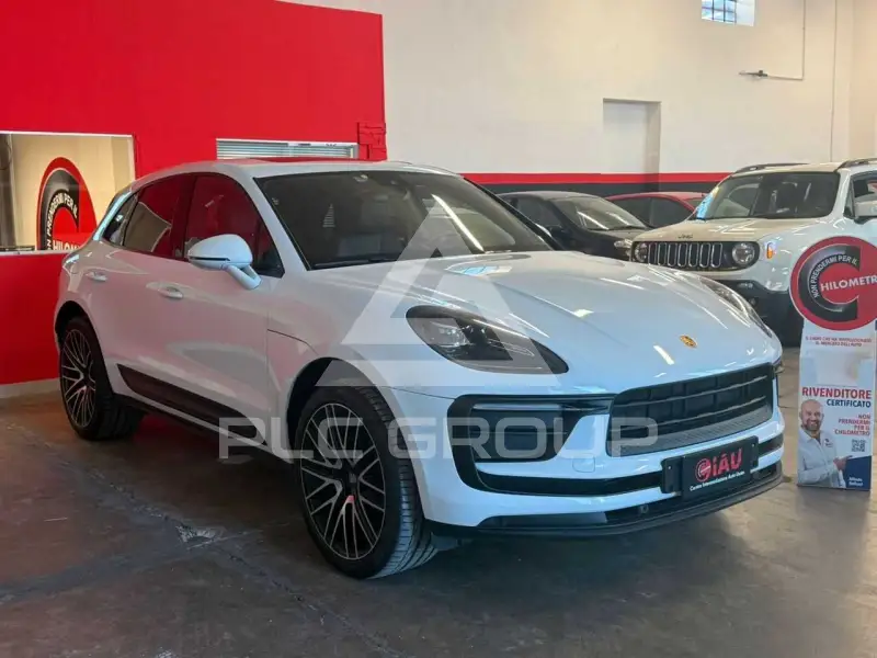 2023 Porsche MACAN