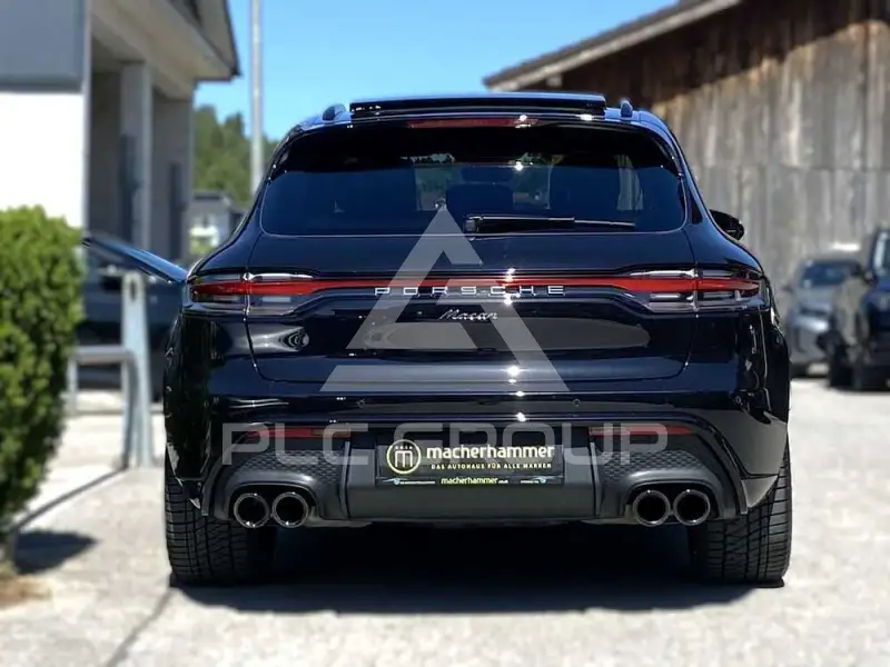 2023 Porsche MACAN