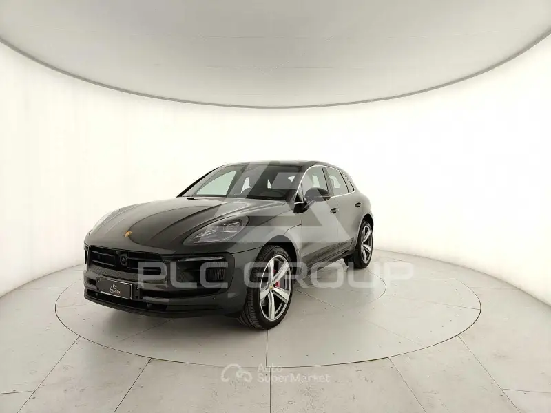2023 Porsche MACAN