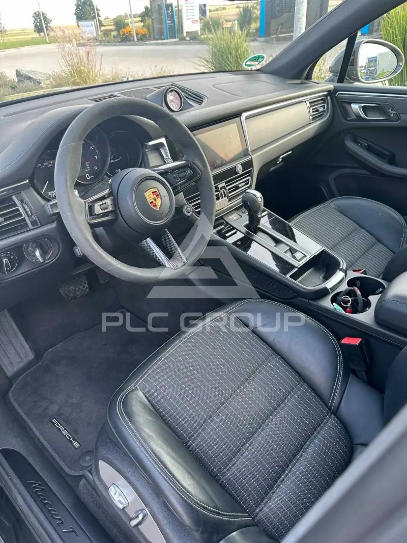 2023 Porsche MACAN