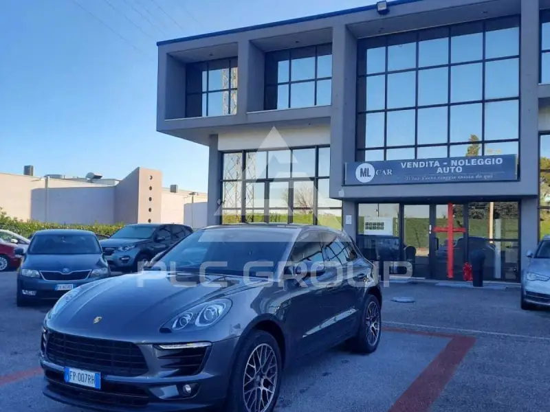 2023 Porsche MACAN