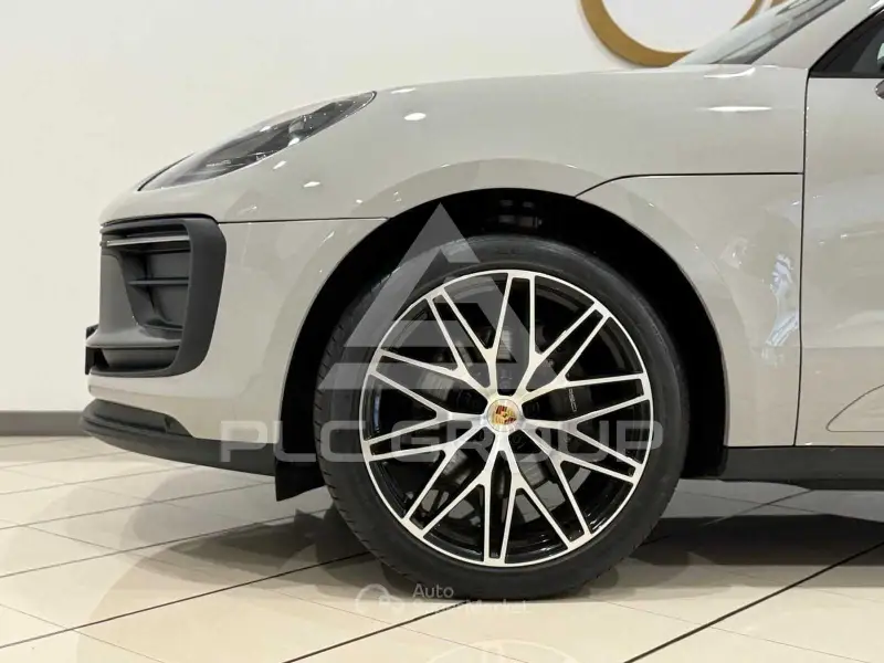 2023 Porsche MACAN