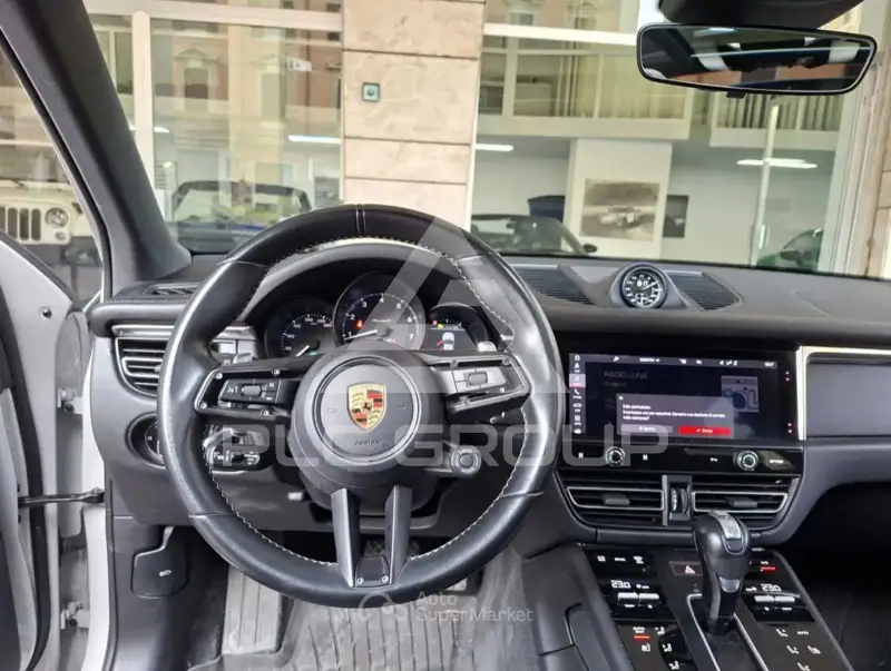 2023 Porsche MACAN