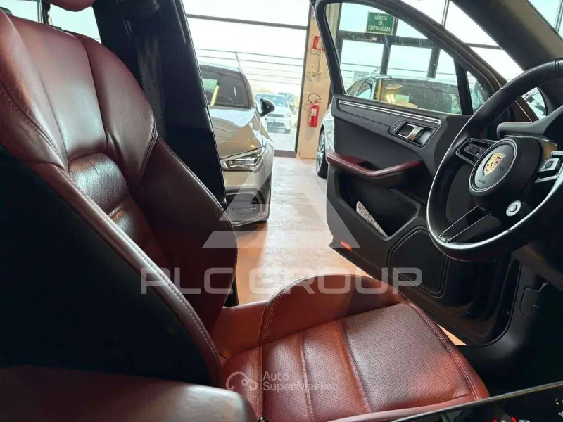 2023 Porsche MACAN