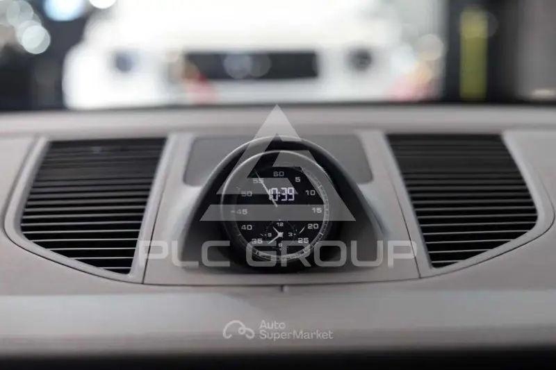 2023 Porsche MACAN