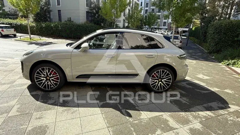 2023 Porsche MACAN