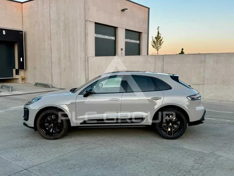 2023 Porsche MACAN