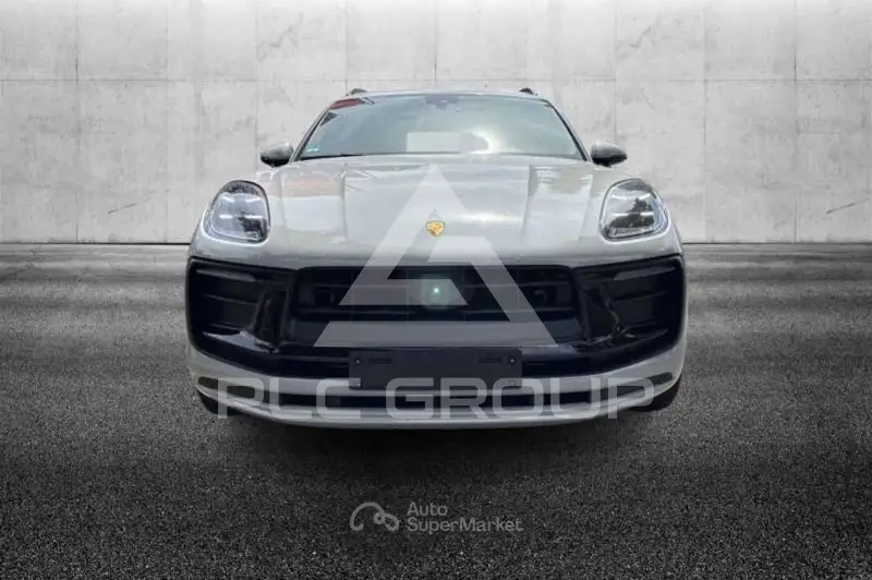 2023 Porsche MACAN