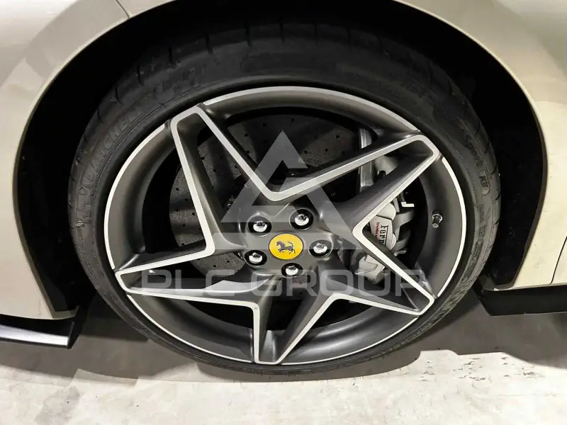 2023 Ferrari F8
