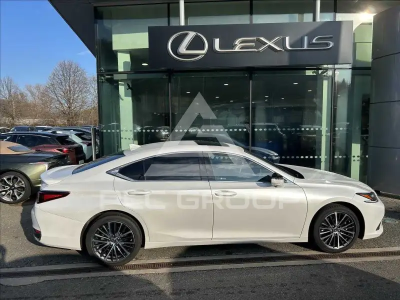 2023 Lexus ES