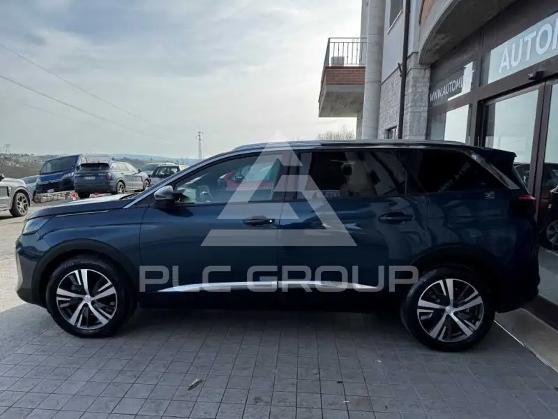 2023 Peugeot 5008