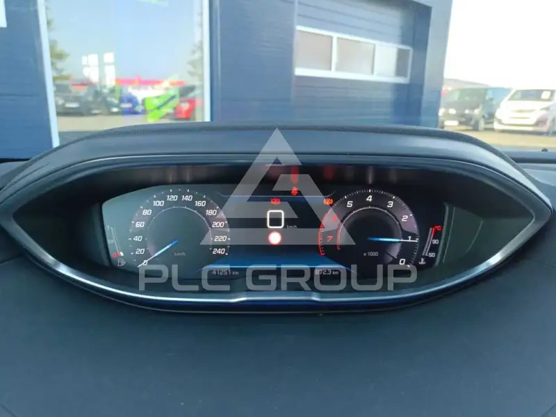 2023 Peugeot 5008