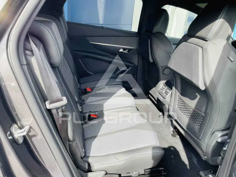 2023 Peugeot 5008