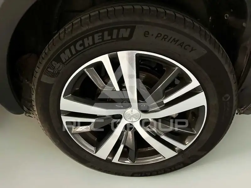 2023 Peugeot 5008