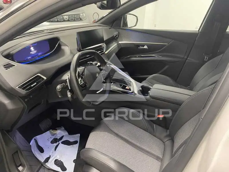 2023 Peugeot 5008