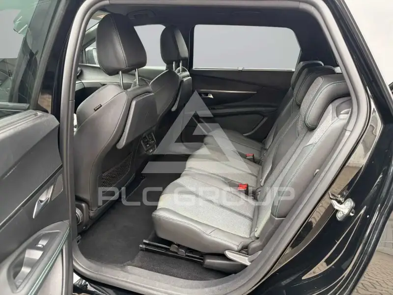 2023 Peugeot 5008
