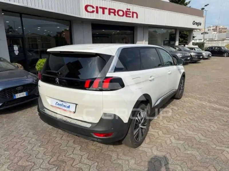 2023 Peugeot 5008