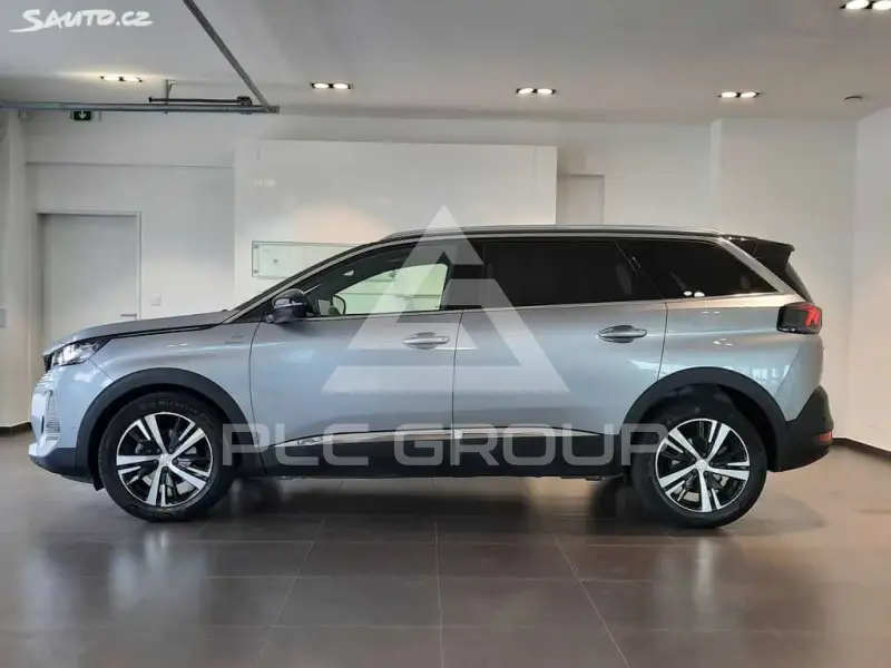 2023 Peugeot 5008