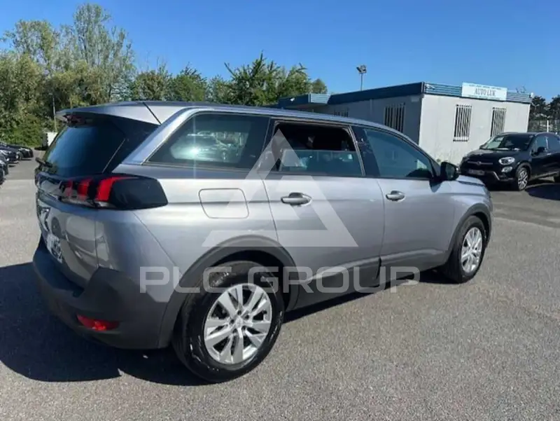 2023 Peugeot 5008