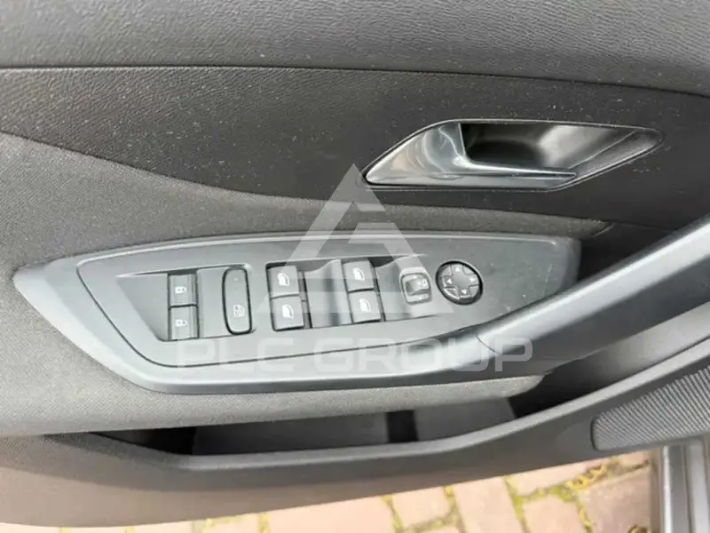 2023 Peugeot 308