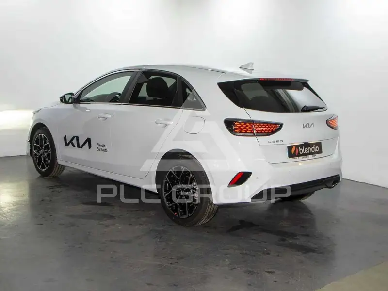 2023 KIA Ceed