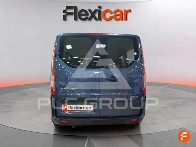 2023 Ford Tourneo