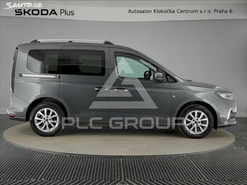 2023 Ford Tourneo
