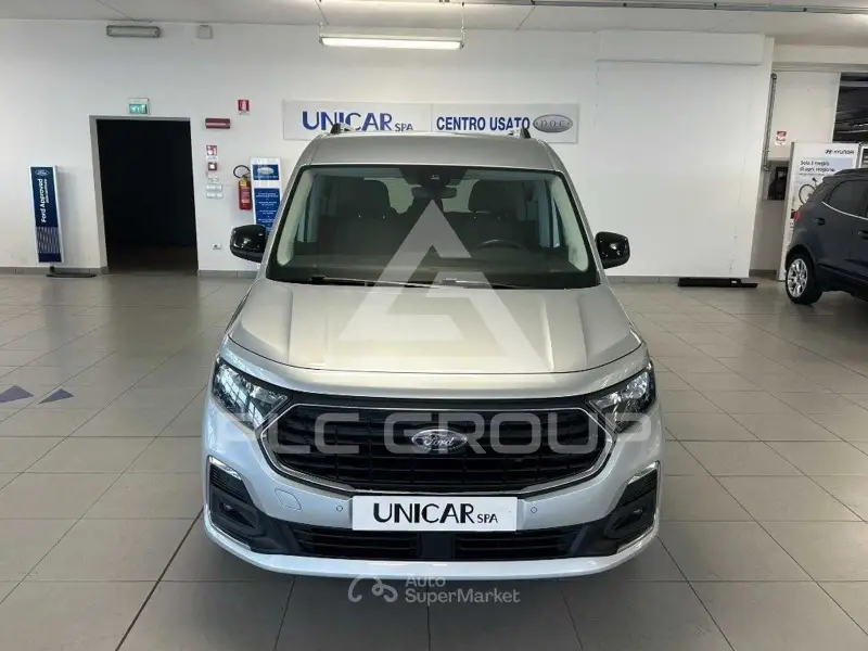 2023 Ford Tourneo
