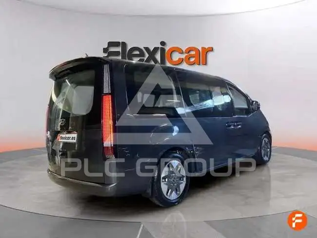2023 Hyundai Staria