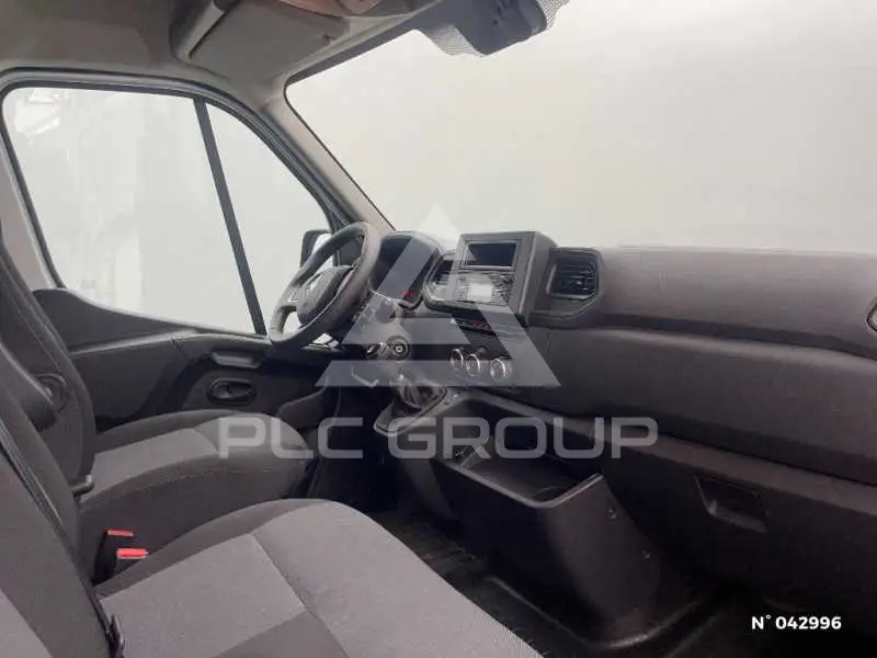 2023 Renault Master