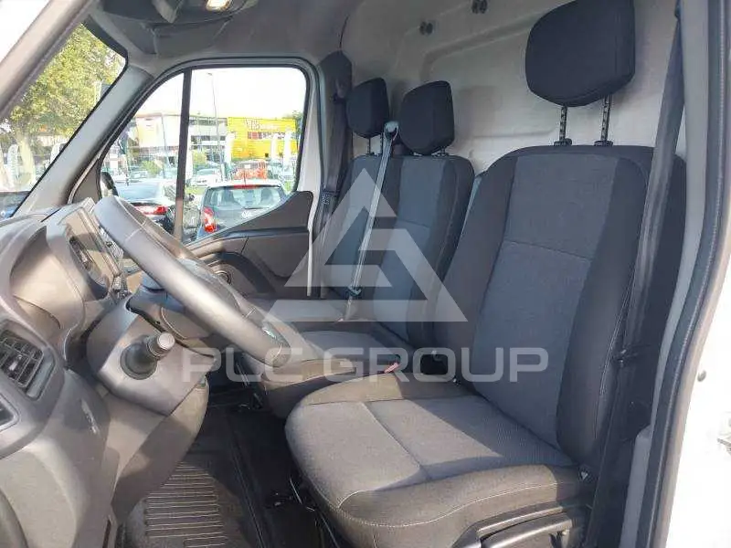 2023 Renault Master
