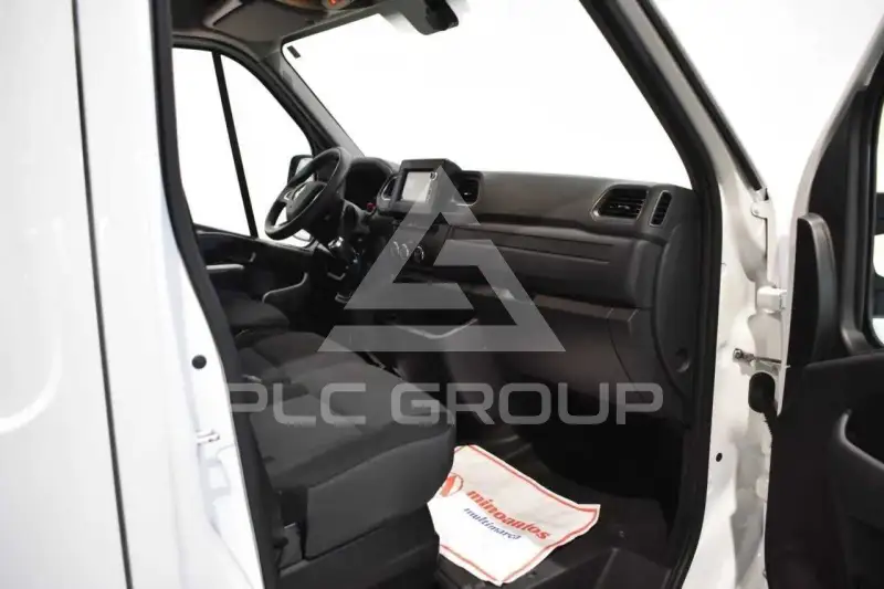 2023 Renault Master