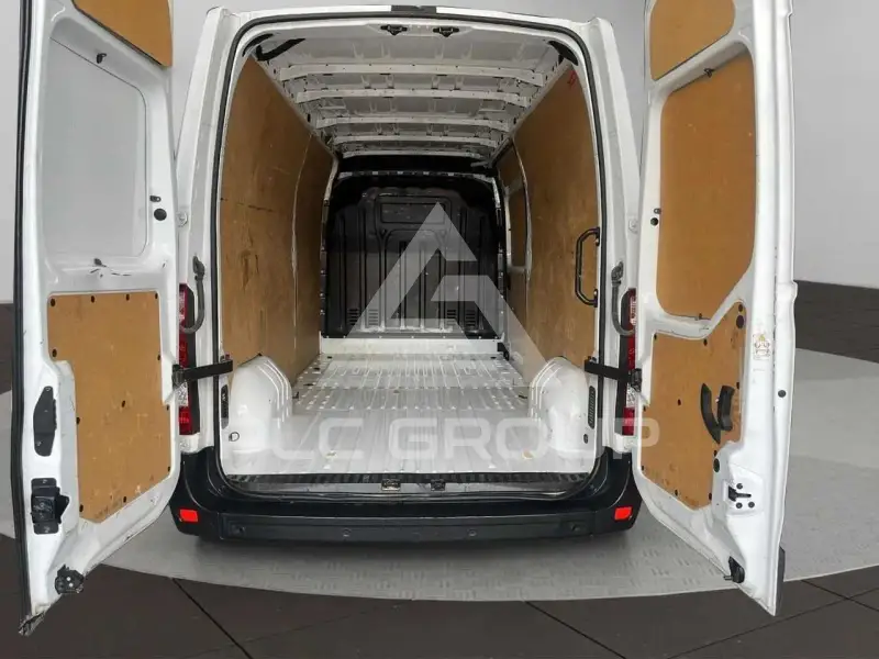 2023 Renault Master